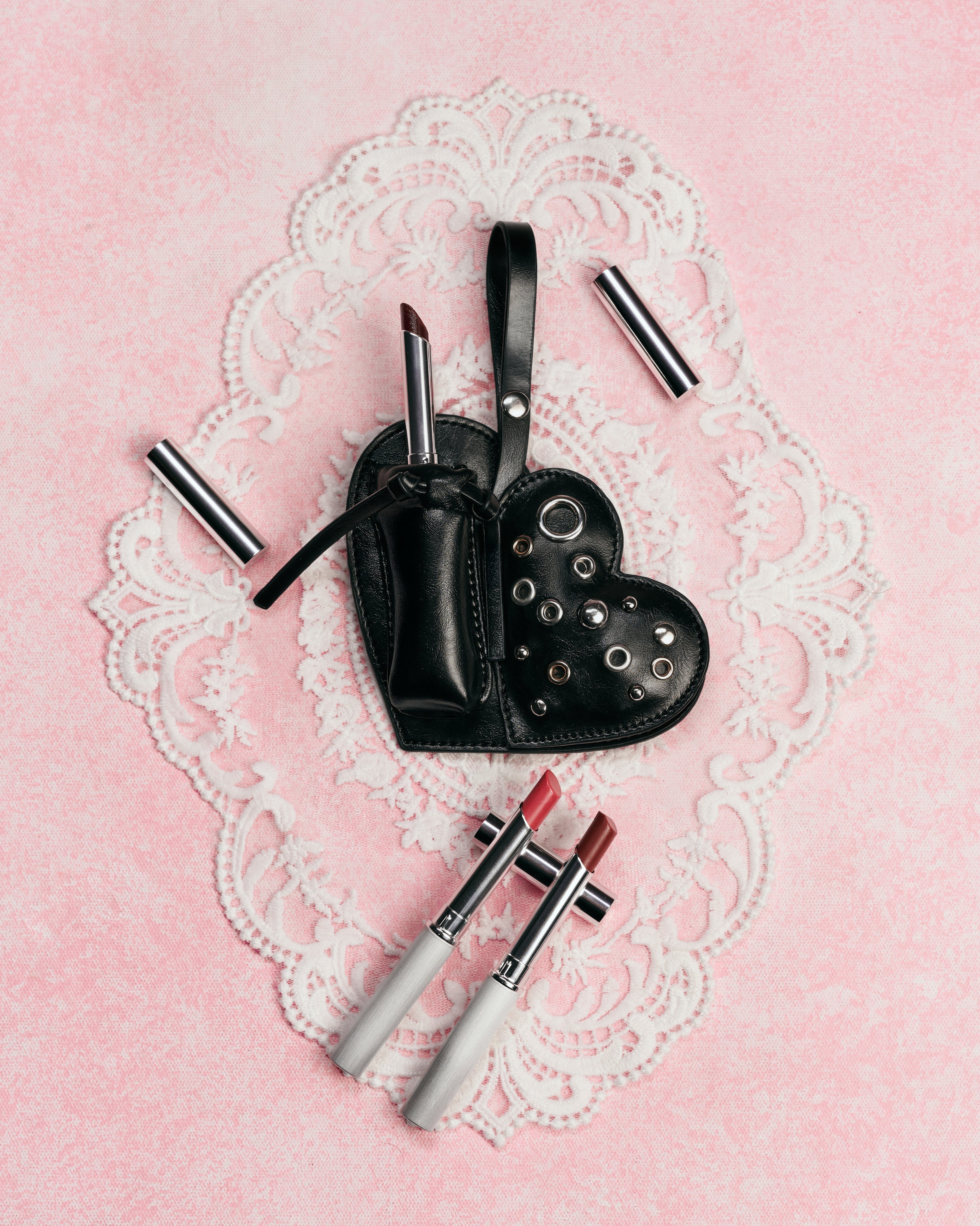 Accessory Charm EYELET HEART Lipstick Case Black