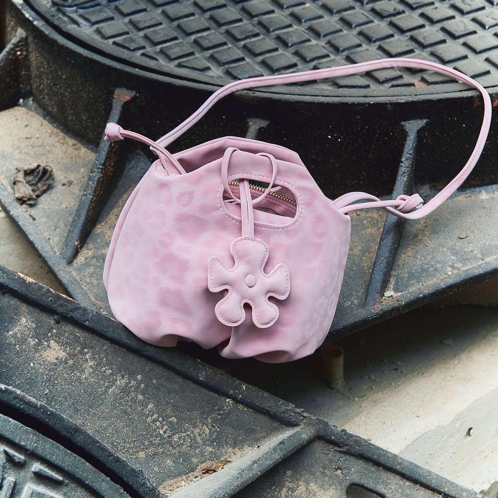 Túi xách MINI FLOWER màu Da Beo Hồng