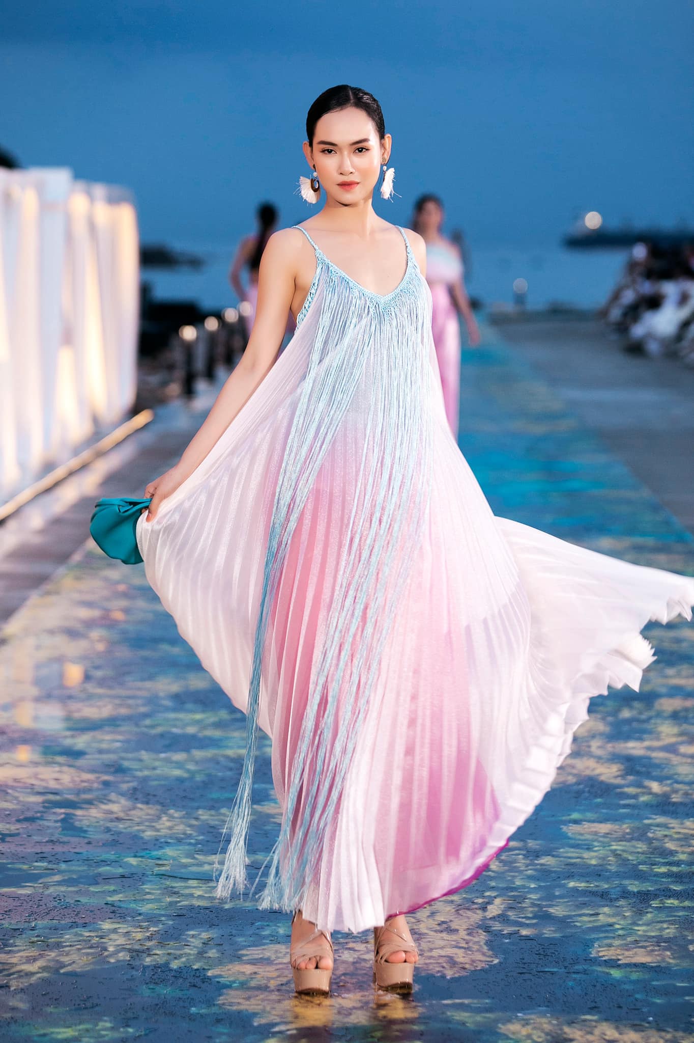 Flower Mini Eyelet & Bow handbag in black