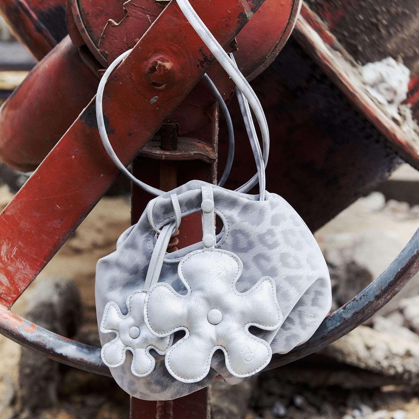 Túi xách MINI FLOWER màu Da Beo Xám