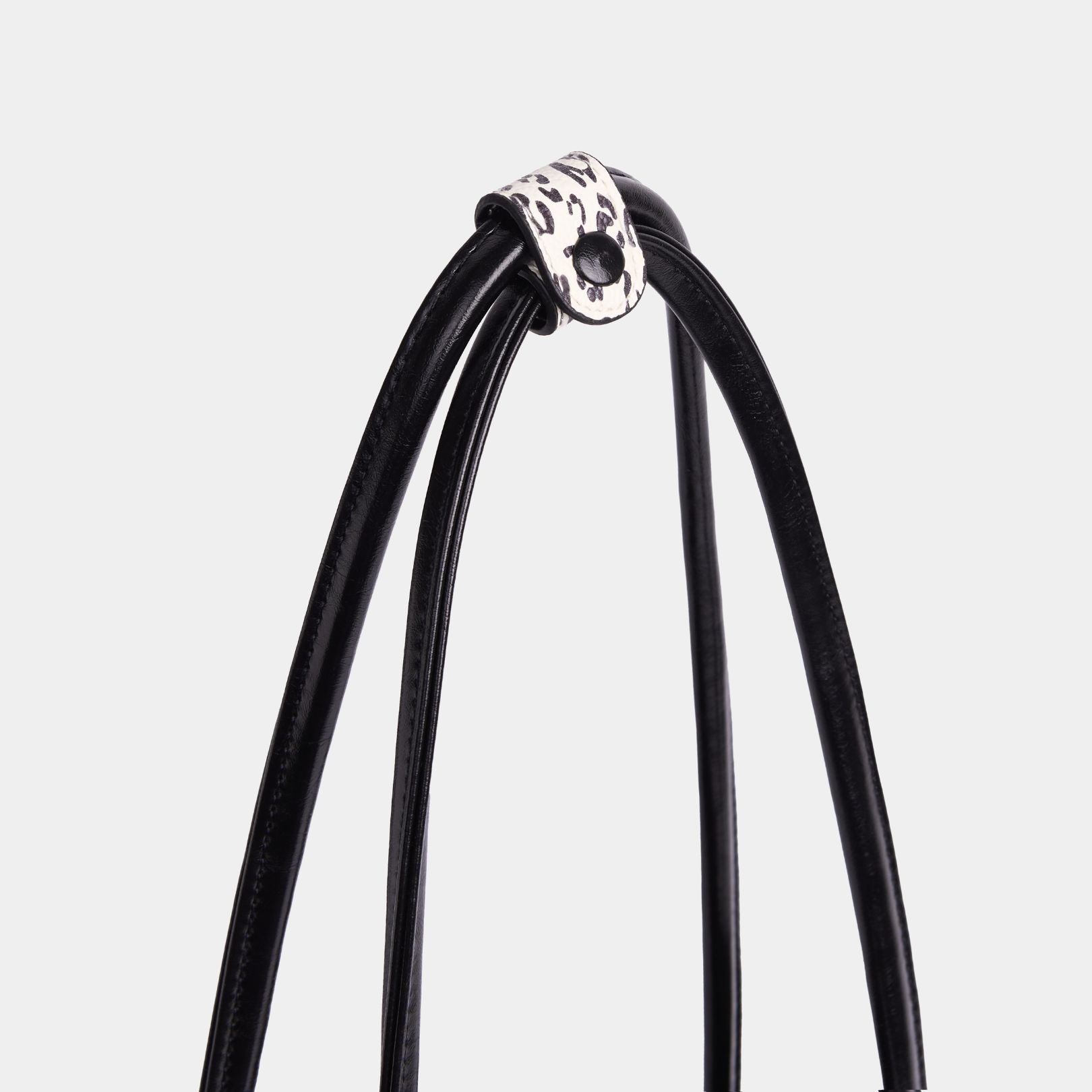 Túi xách HASO Basket màu Đen họa tiết