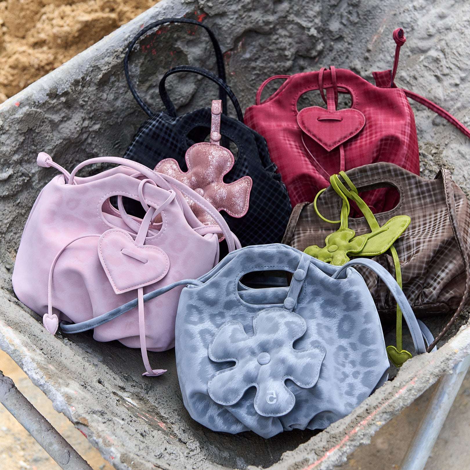 Túi xách MINI FLOWER màu Da Beo Hồng