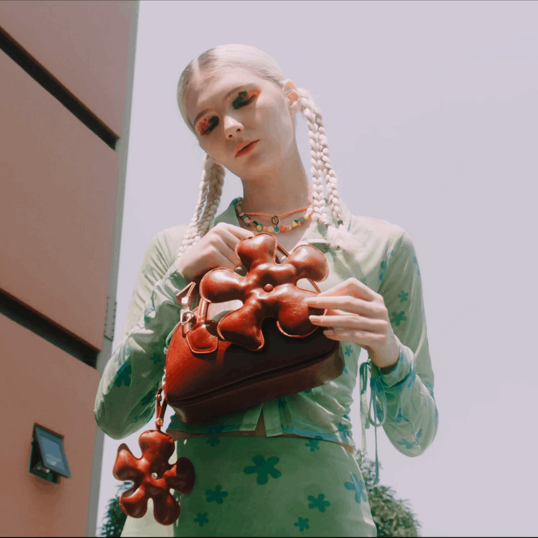 BỘ QUÀ TẶNG - Túi xách TACOS size M x Móc khóa Heart in Horse