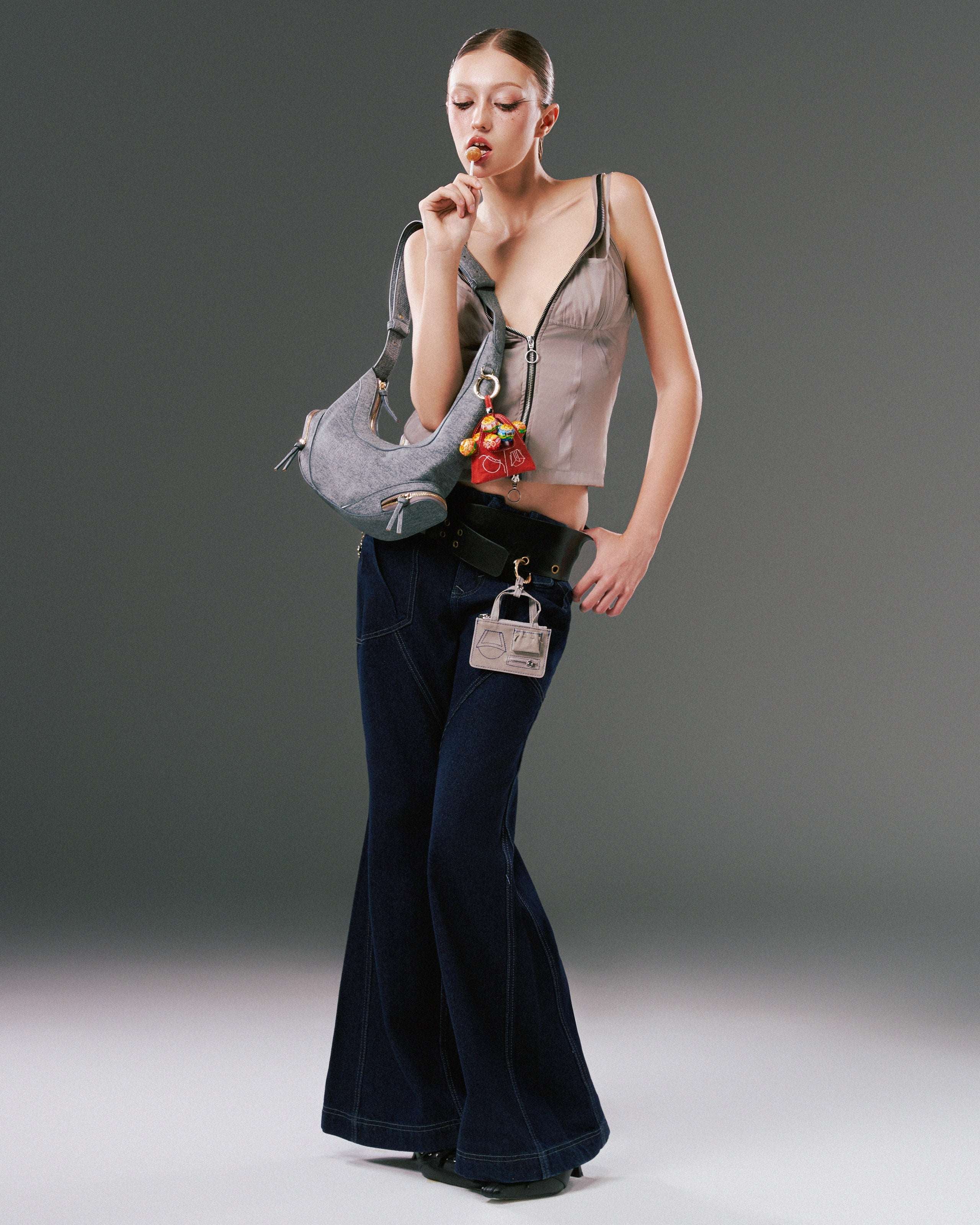 Túi xách CRESCENT MOON màu Nâu Beige vân cá sấu