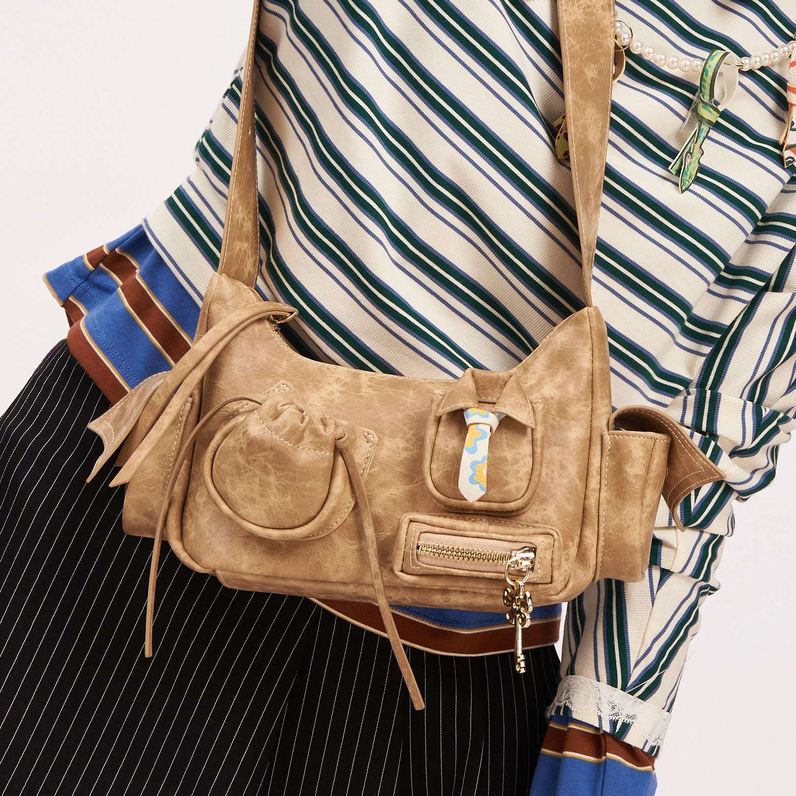 Túi xách C5-Pocket size nhỏ (S) Cà vạt màu Beige cát