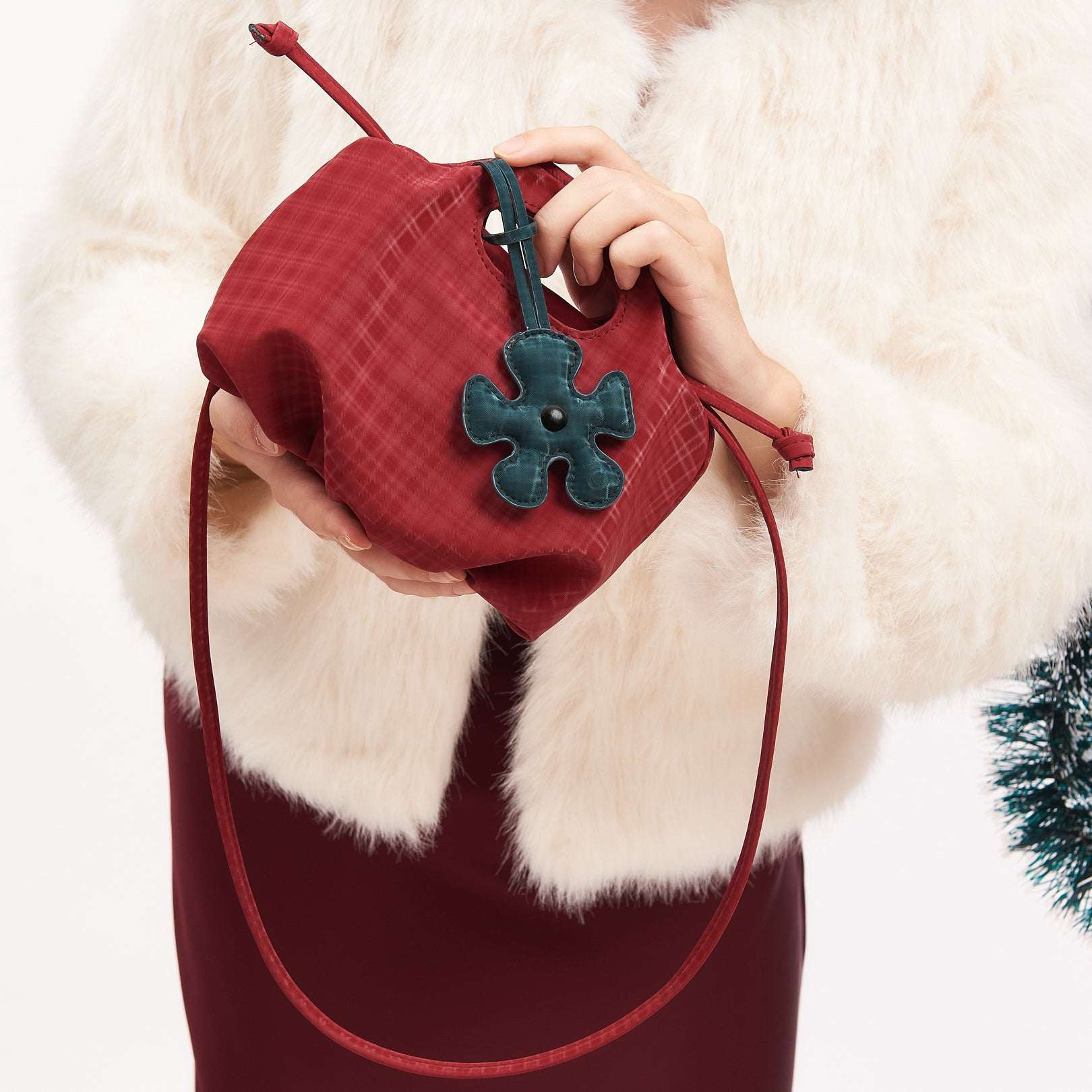 Túi xách MINI FLOWER màu Đỏ Caro