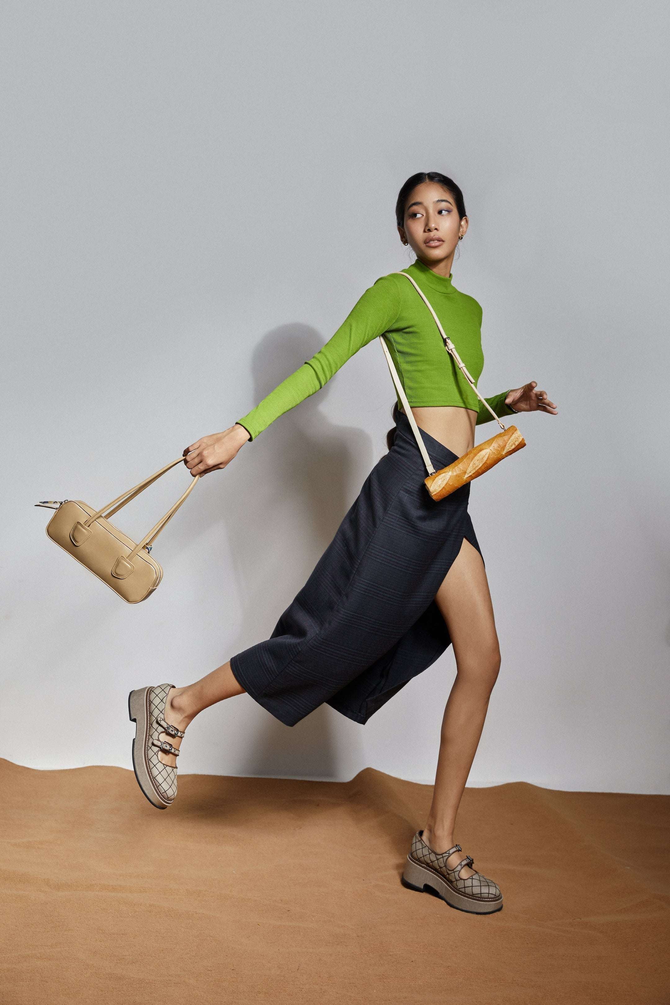 Túi xách BÁNH MÌ màu Trắng kem vân cá sấu họa tiết