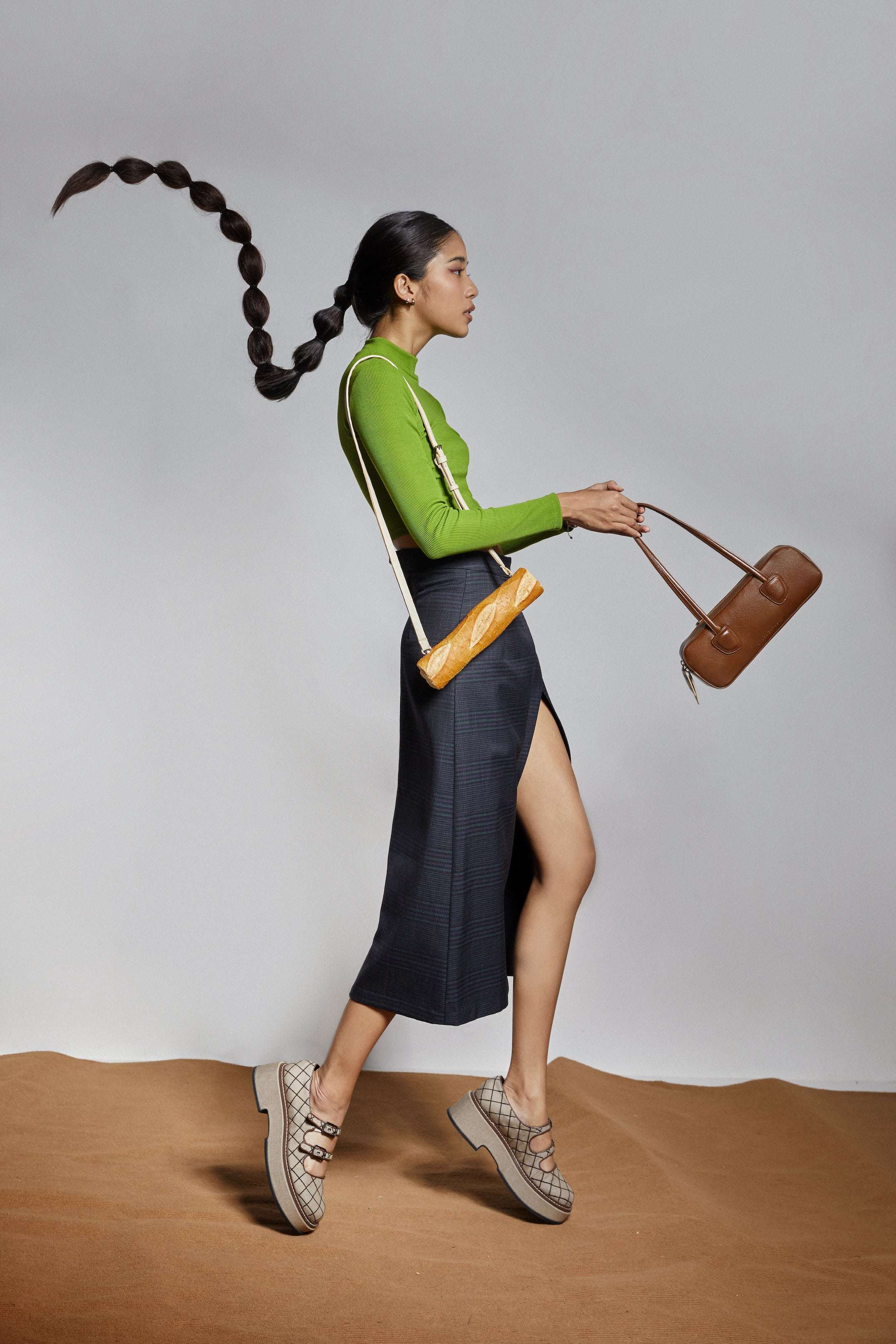 Túi xách BÁNH MÌ màu Trắng kem vân cá sấu họa tiết