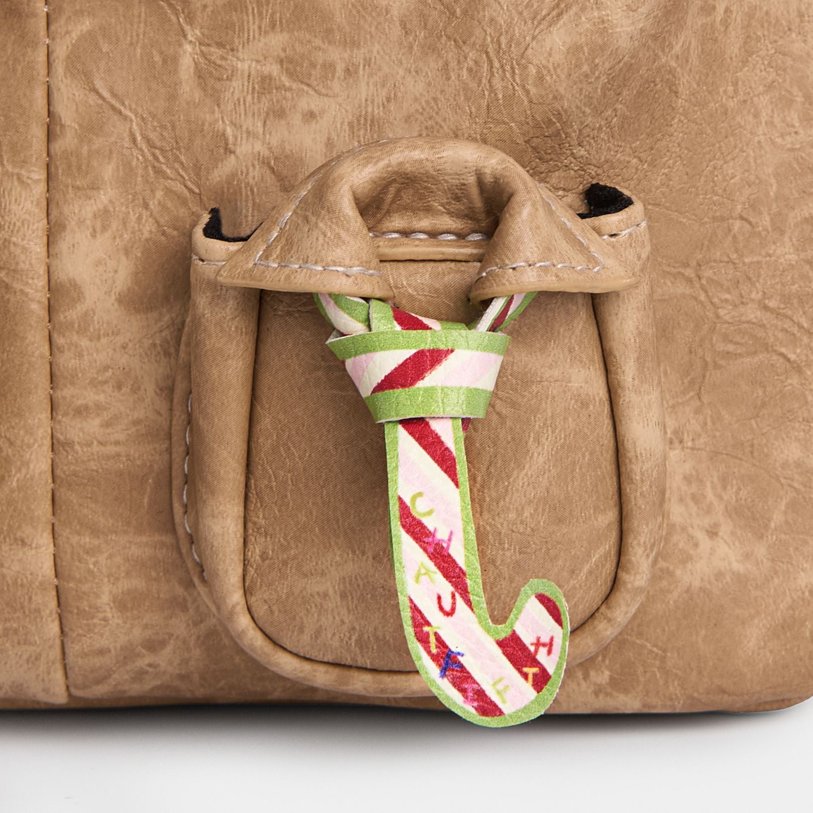 GIFT BOX - Mini C2-Pocket Hobo Tie Sand Beige x SET HEART IN HORSE KEY CHAIN