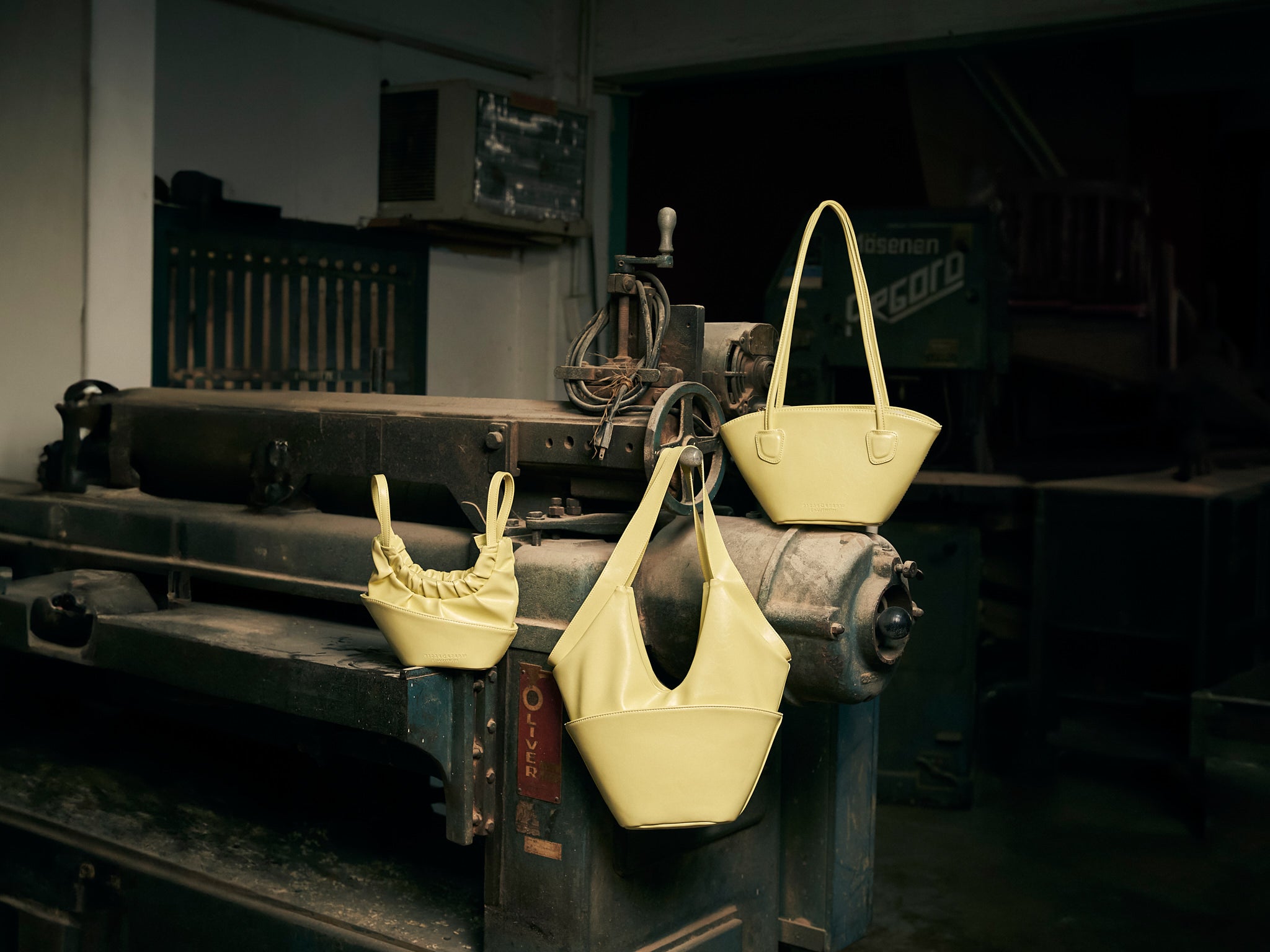 Túi xách HASO Basket màu Trắng kem