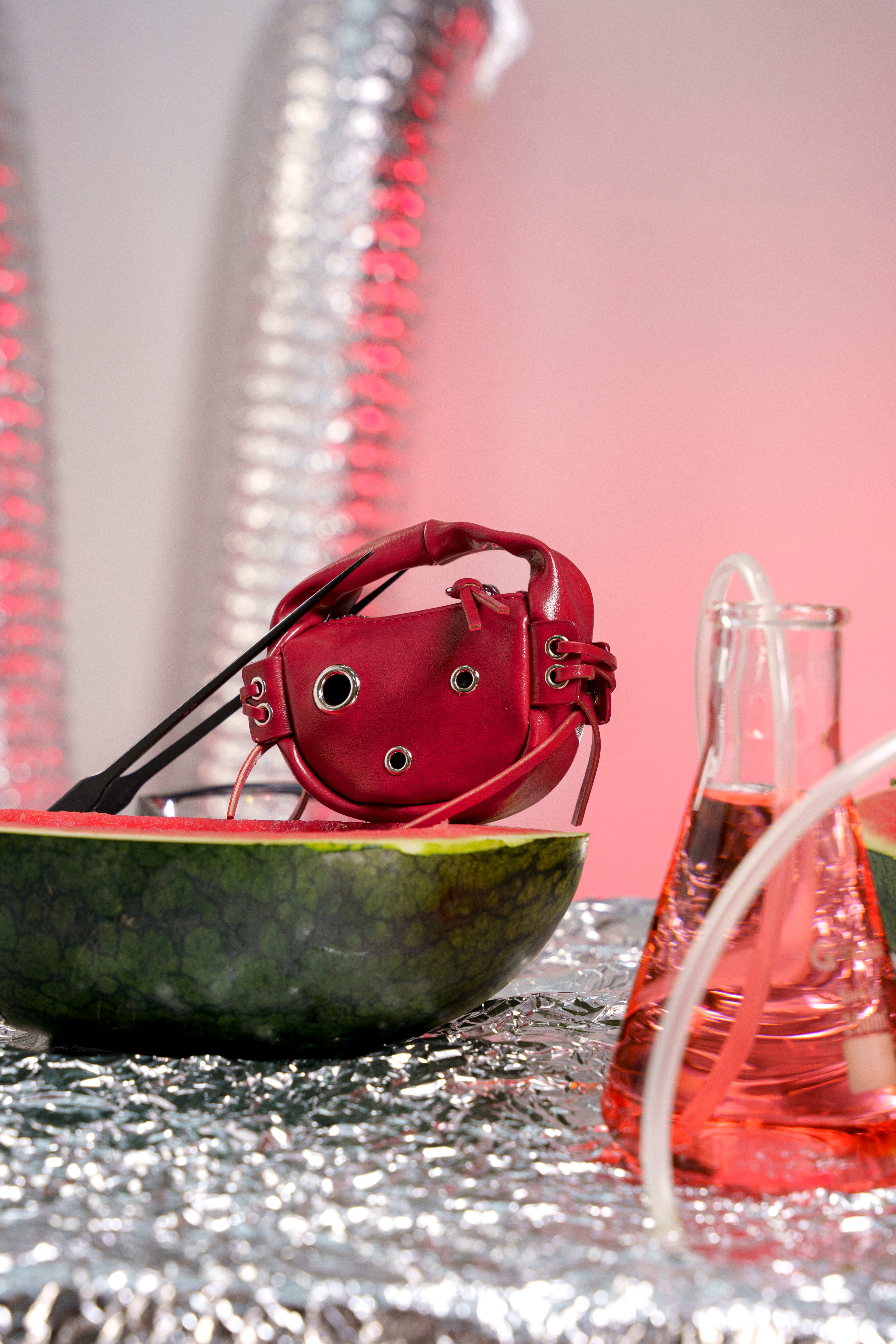 Túi xách MICRO LACE màu đỏ cherry