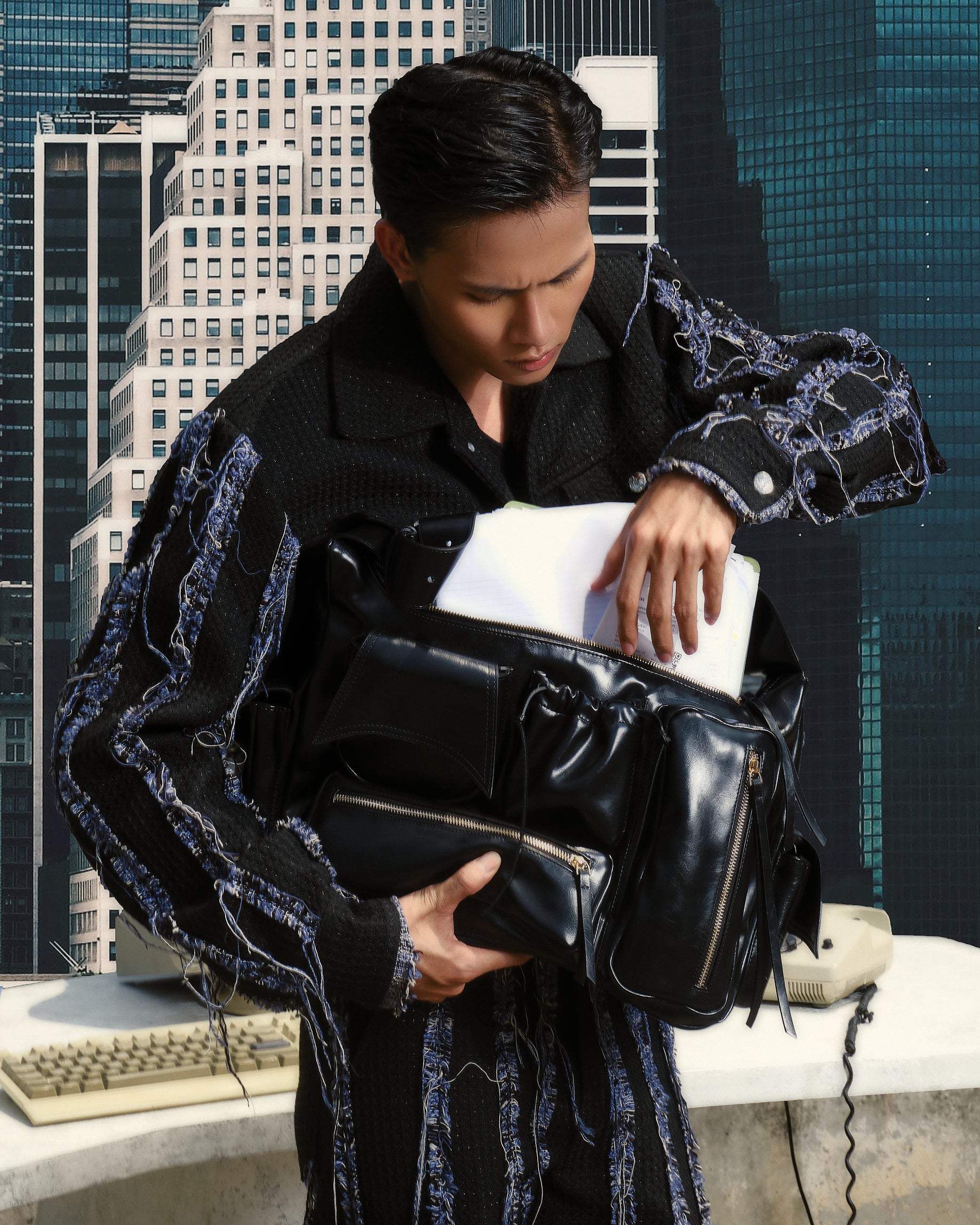 Túi xách C5-Pocket size (M) màu Đỏ đô