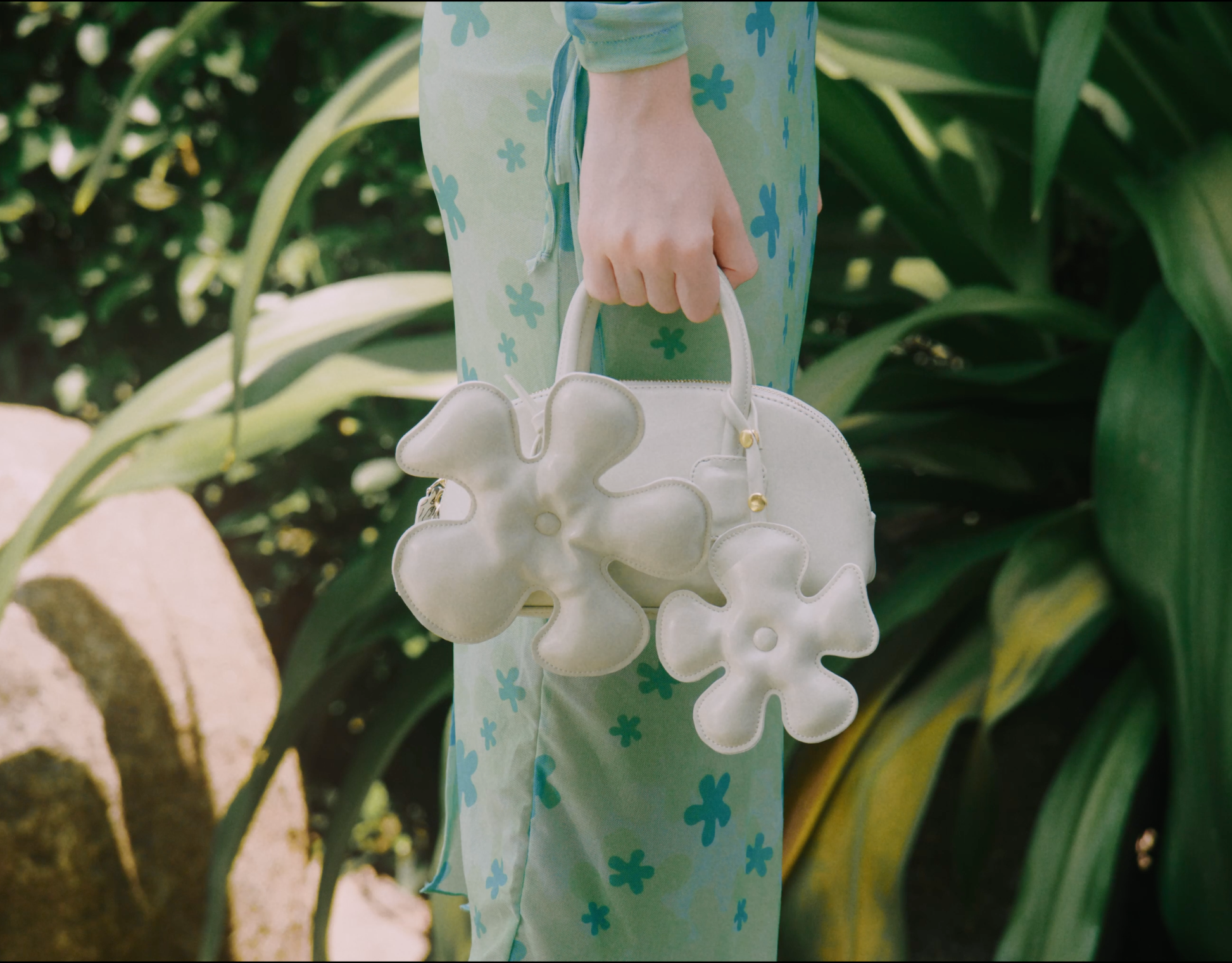 Accessory Fan Flower Charm in Pink Pastel