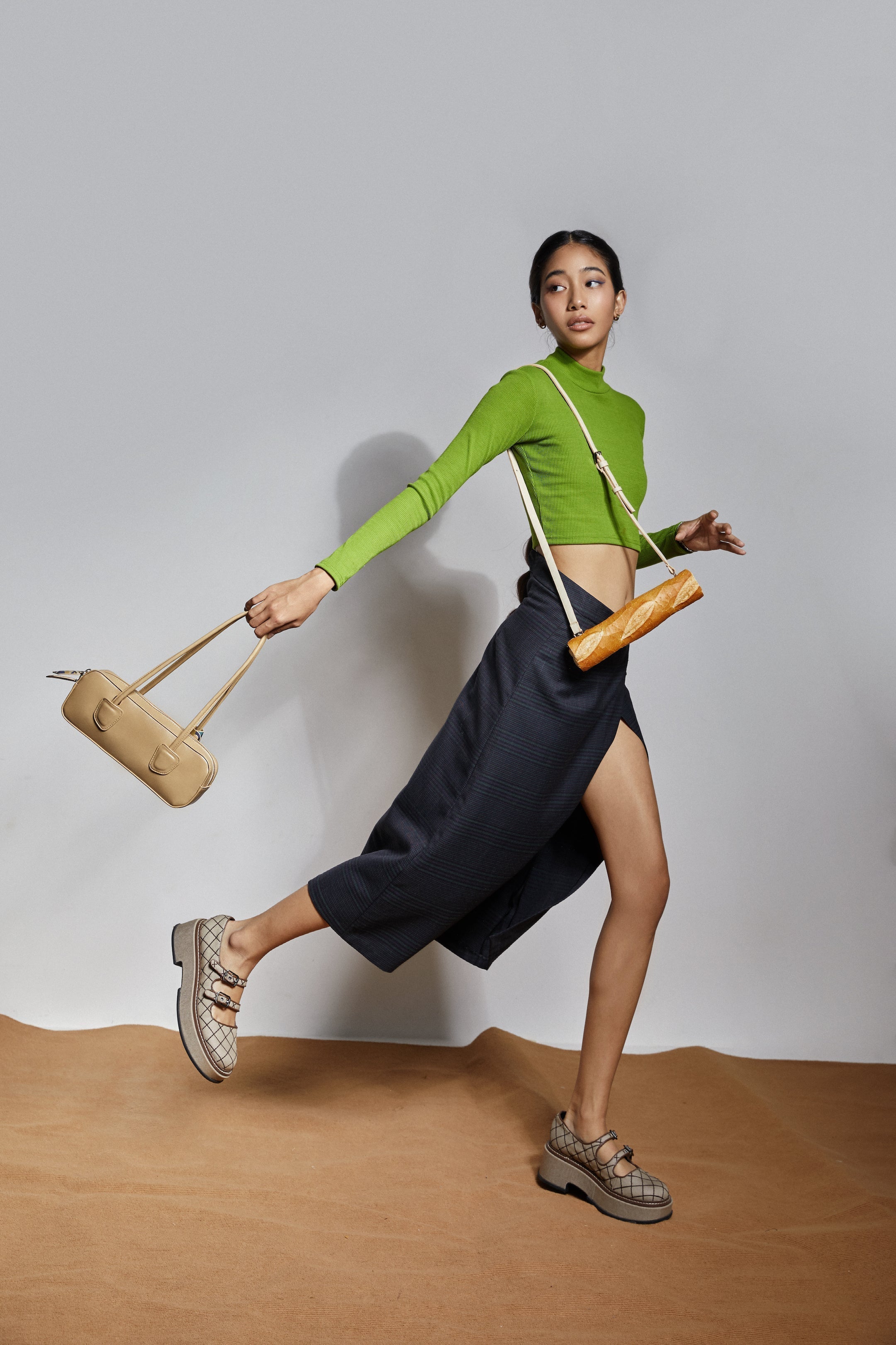 Túi xách BÁNH MÌ màu Trắng kem vân cá sấu họa tiết