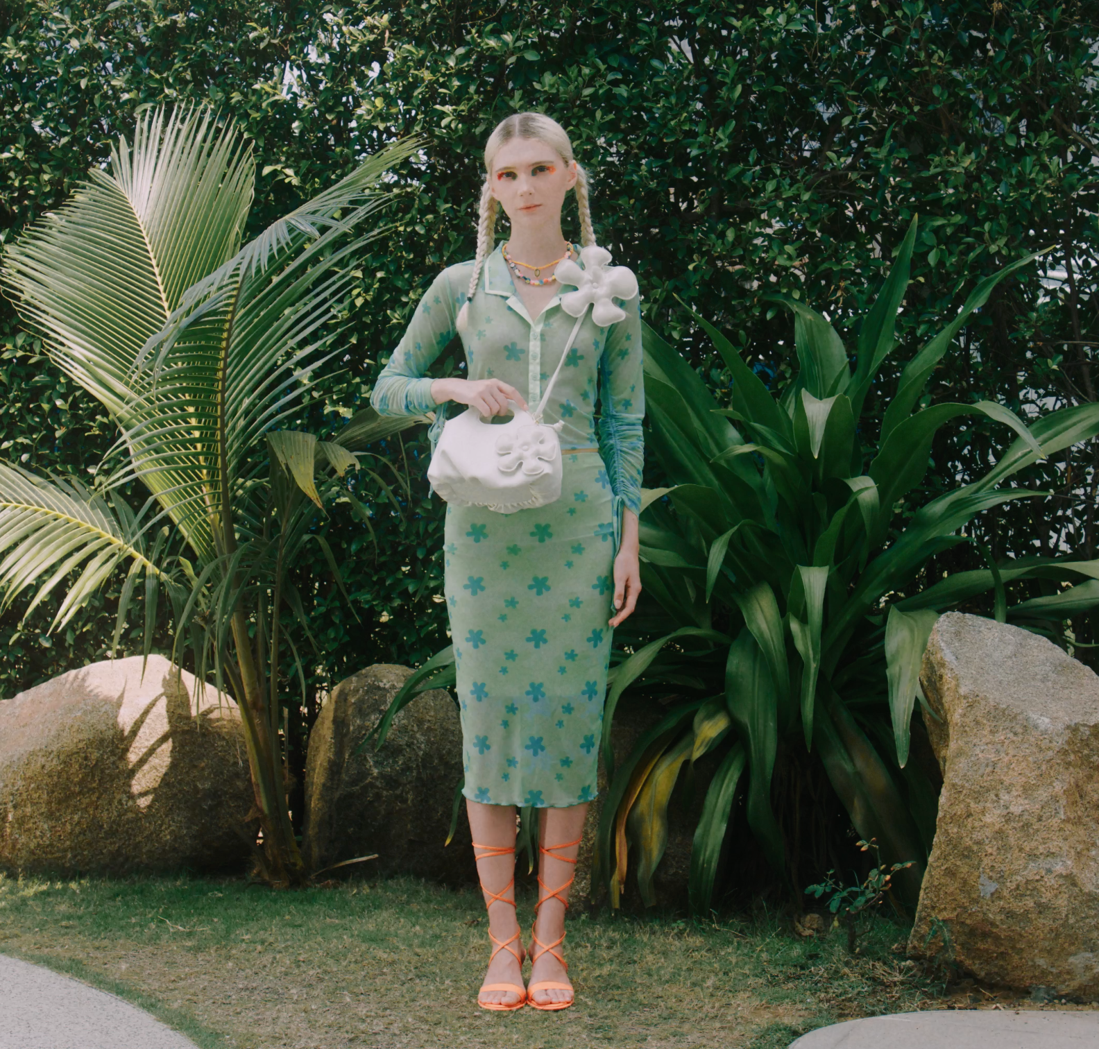 Phụ kiện Hoa cánh quạt màu beige sáng CHAUTFIFTH