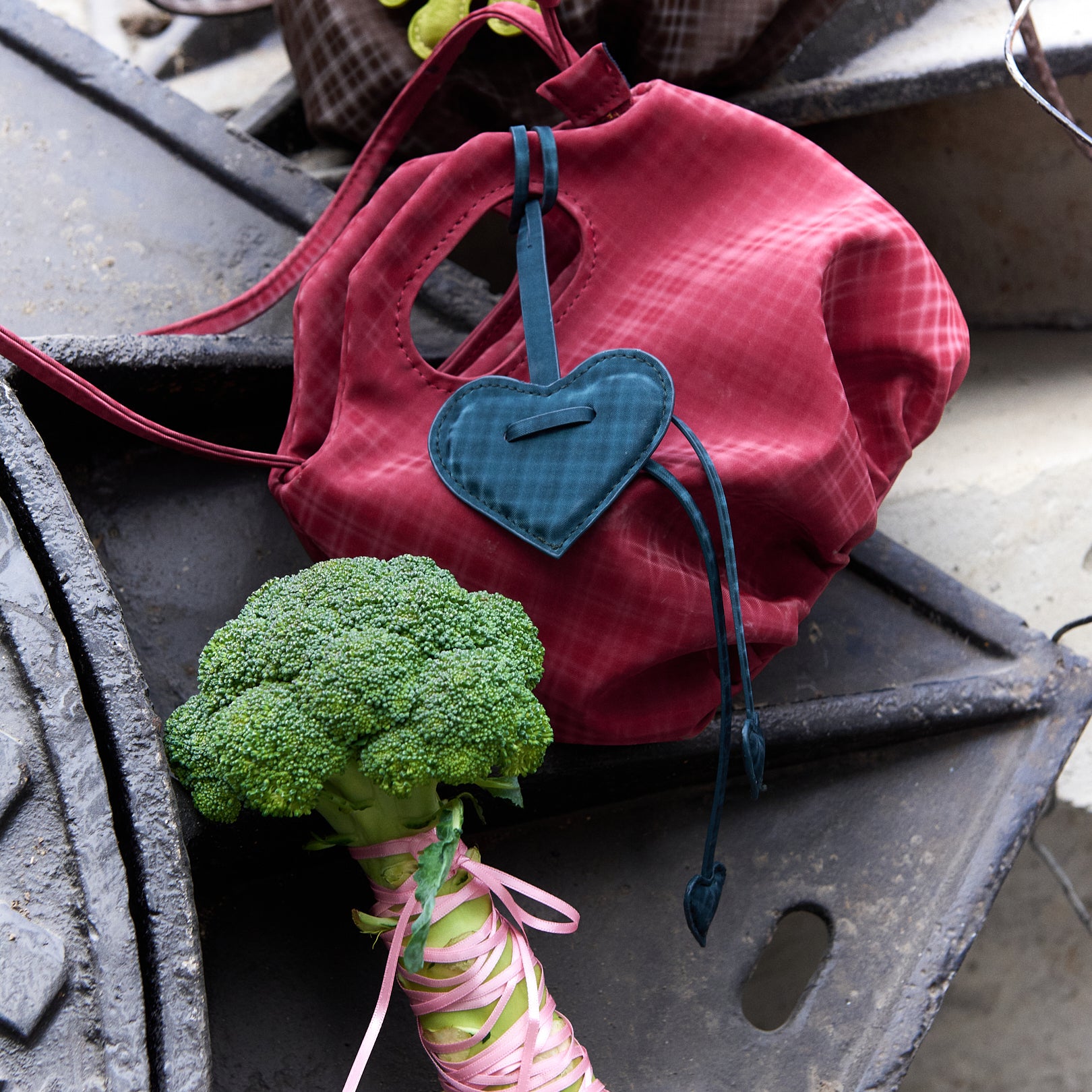 [GET 1 FREE CHARM] Bag Mini Flower Dark Red Checked