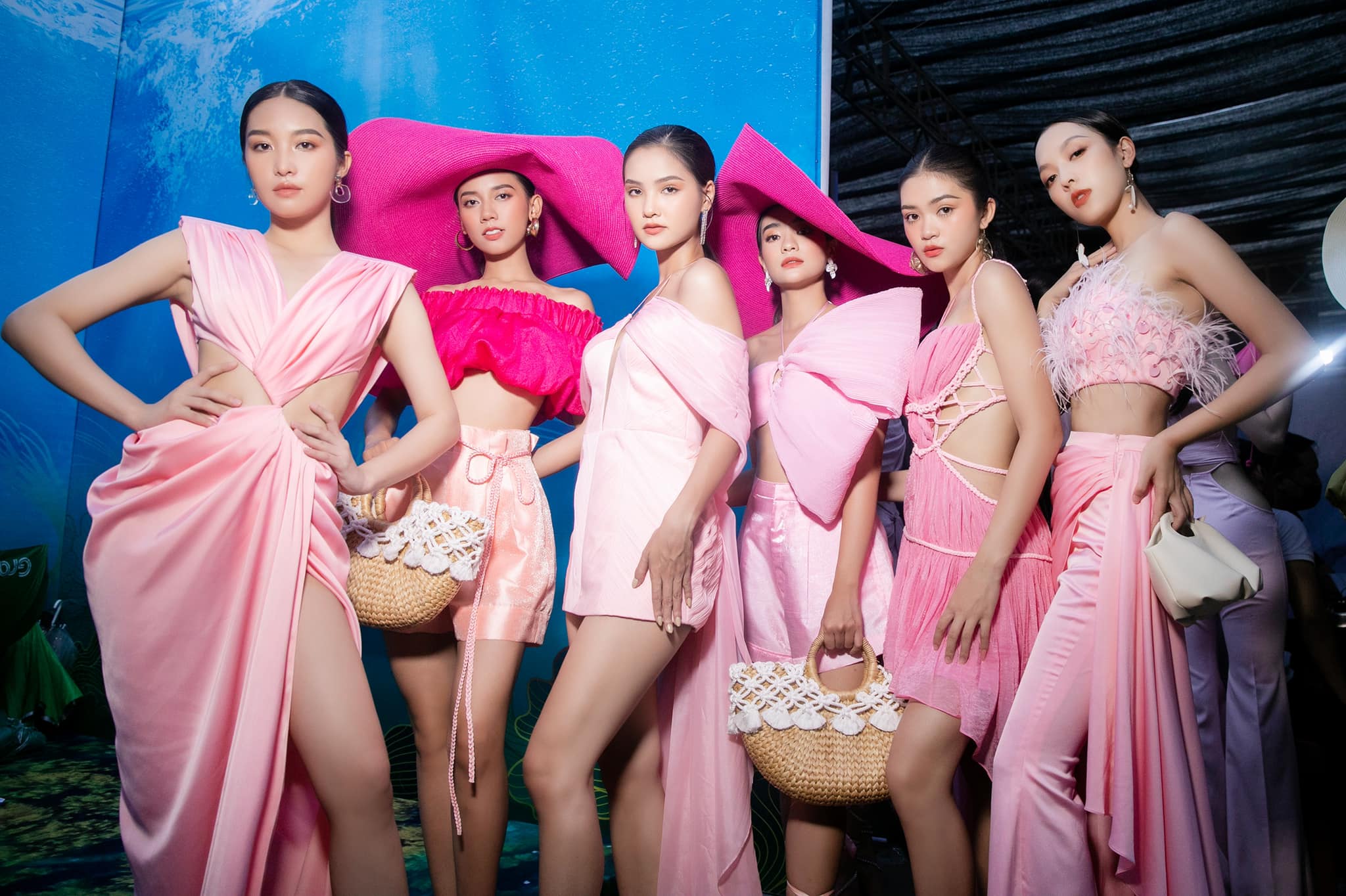 TÚI XÁCH Flower Mini màu vàng ánh kim