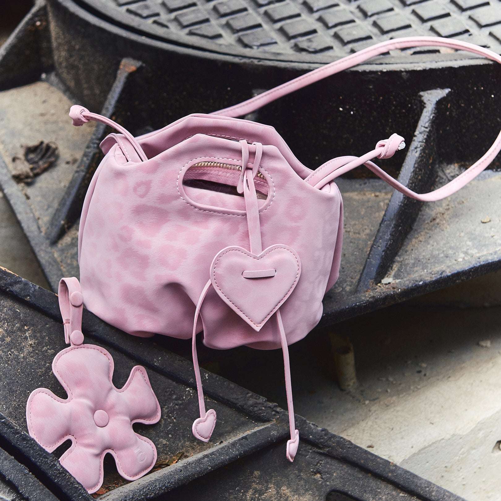 Túi xách MINI FLOWER màu Da Beo Hồng