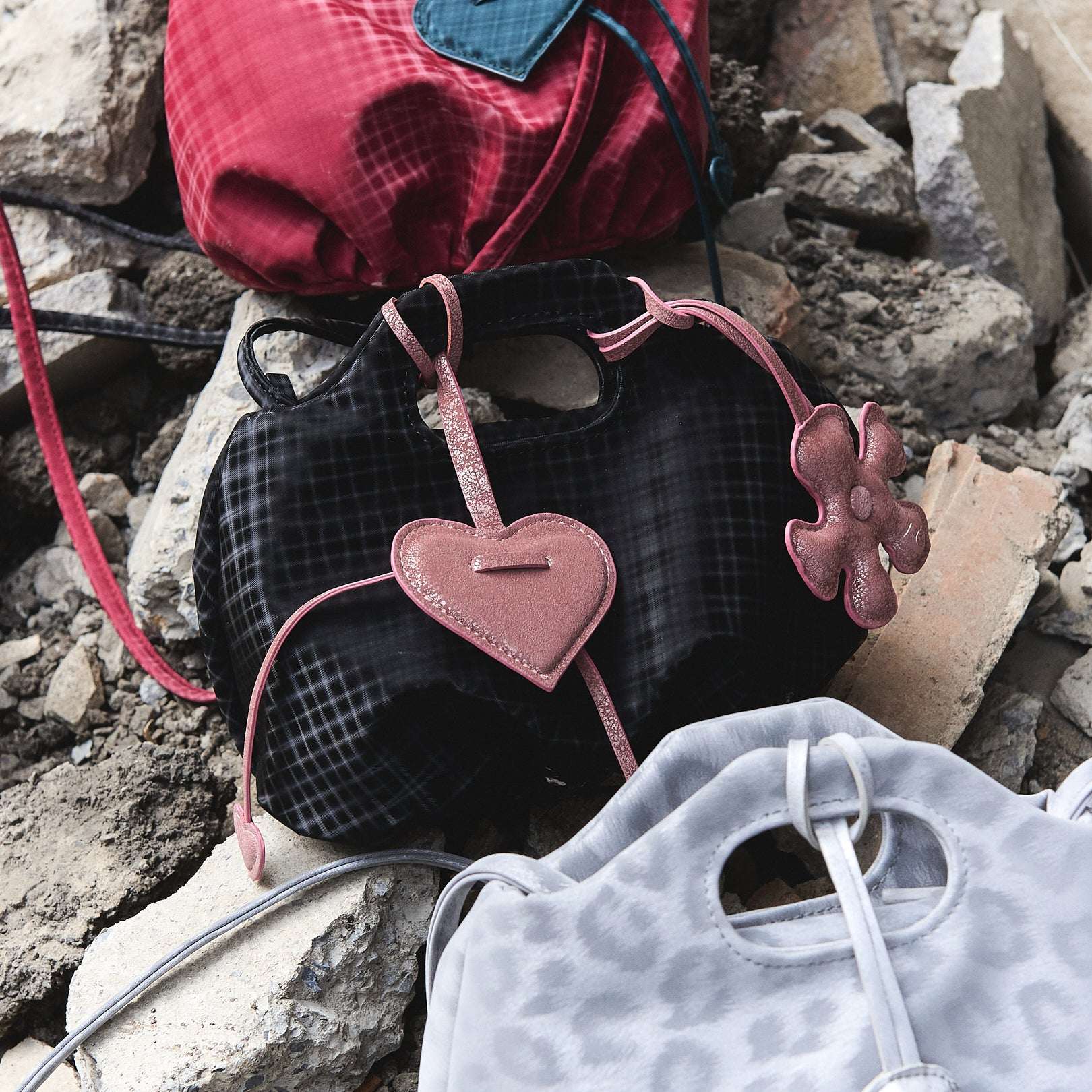 Túi xách MINI FLOWER màu Da Beo Xám