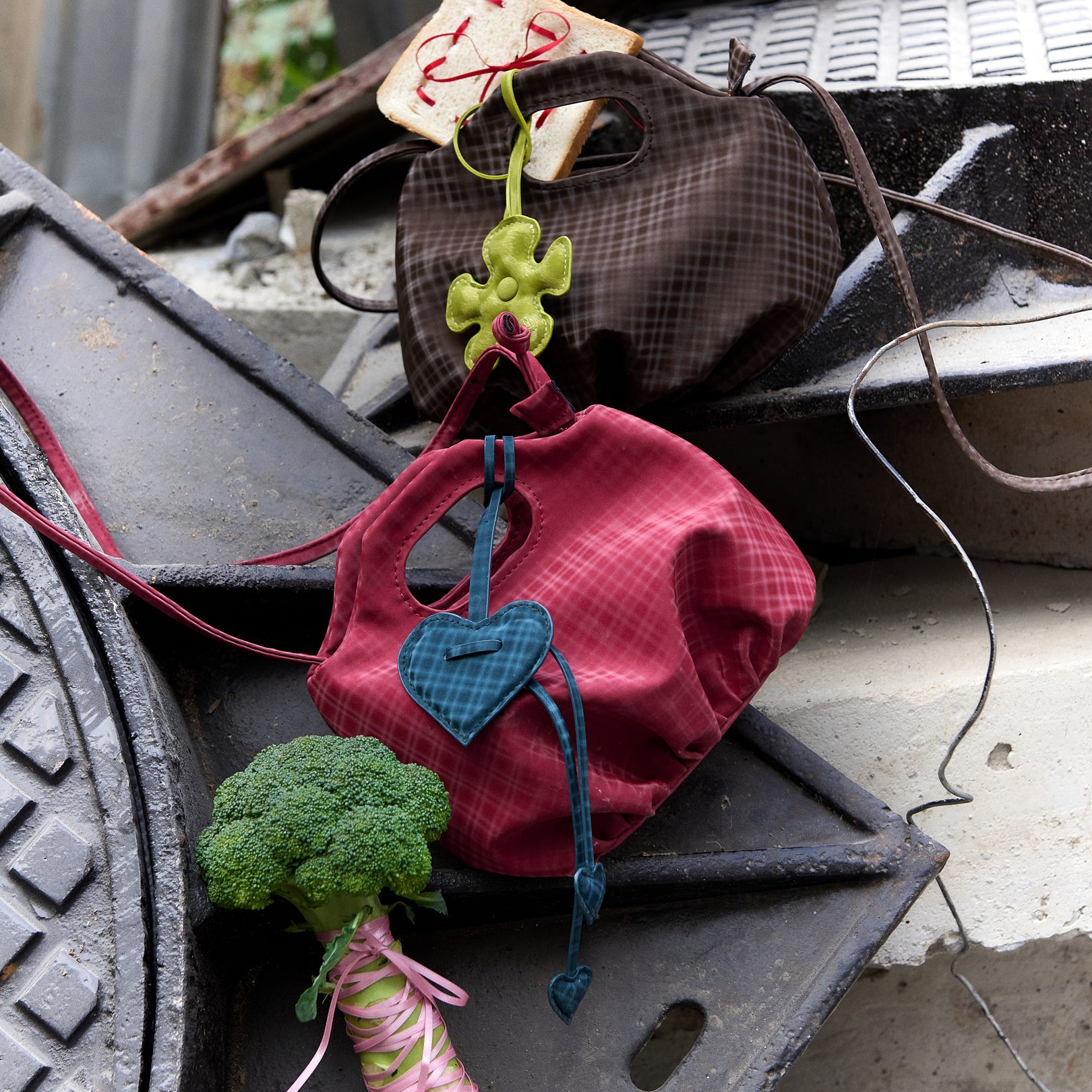 [GET 1 FREE CHARM] Bag Mini Flower Dark Red Checked