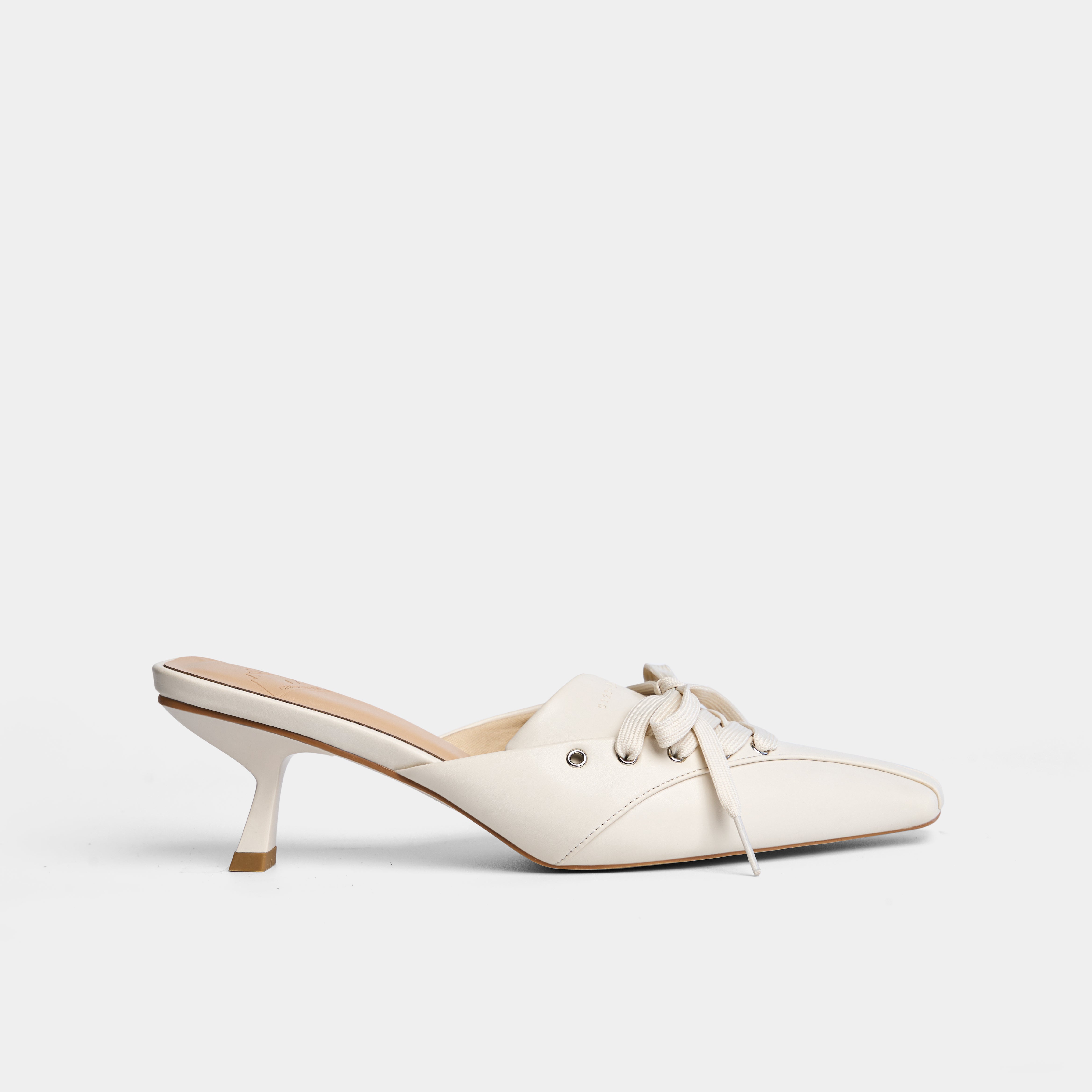 Shoes middle 50 mules in White Cream