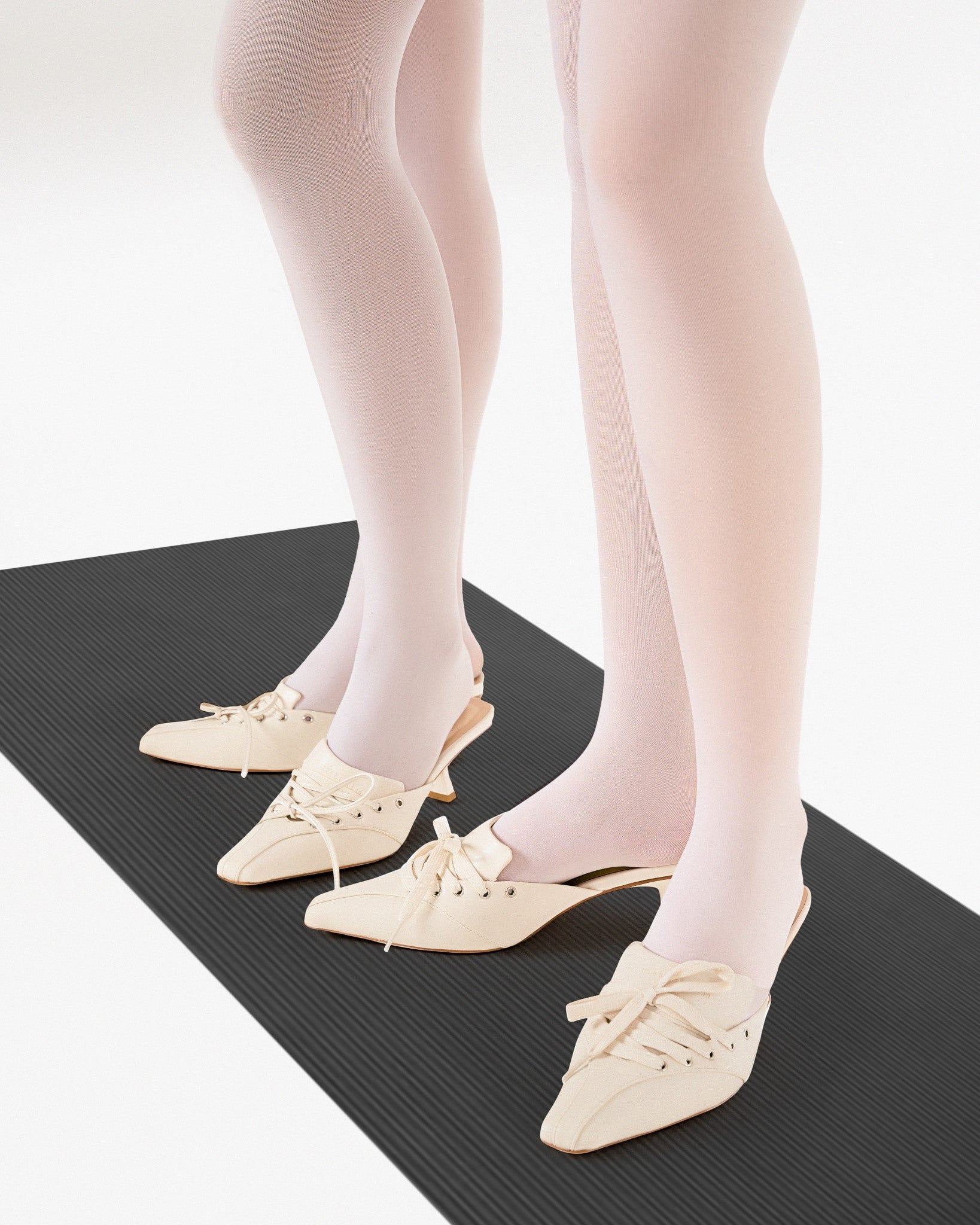 Shoes middle 50 mules in White Cream