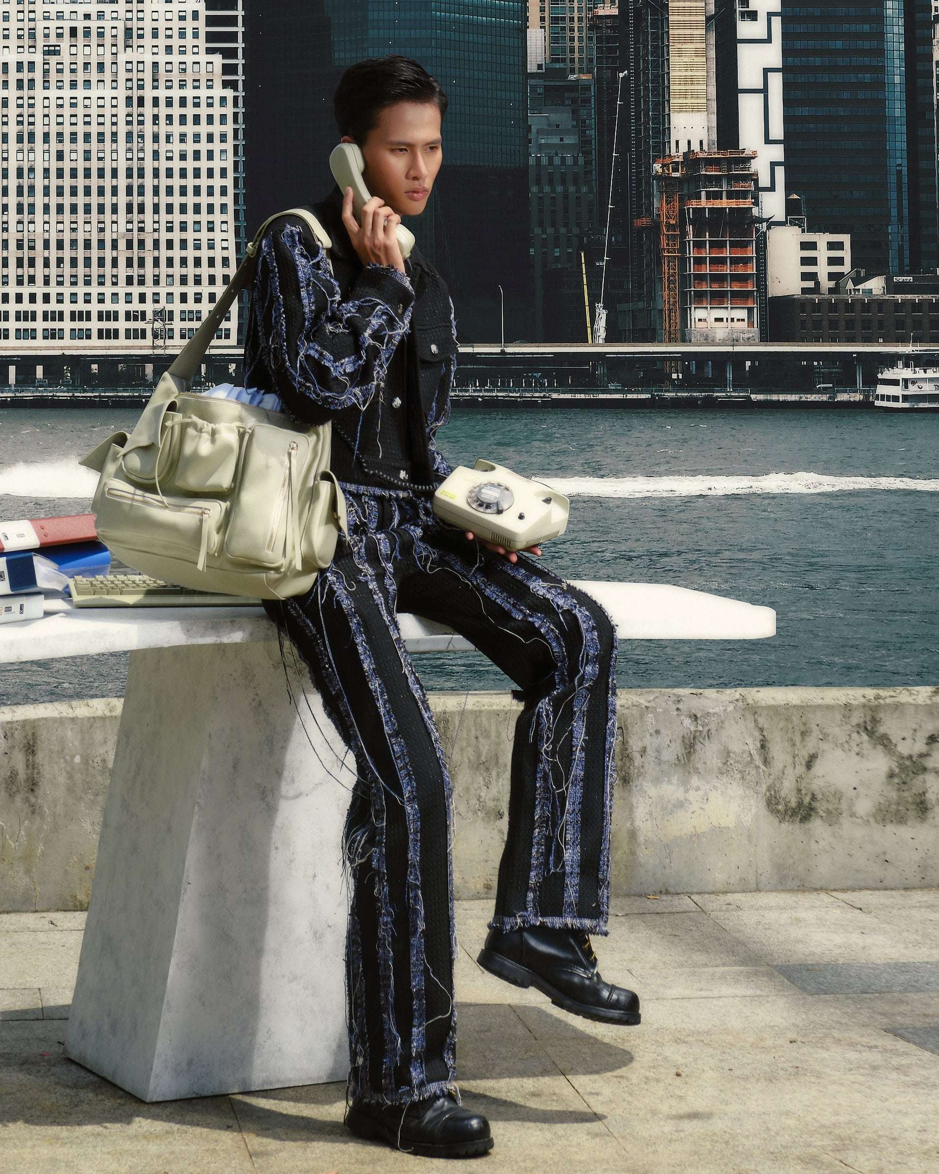 Túi xách C5-Pocket size (M) màu Nâu Vân